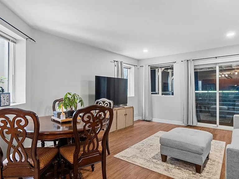 4225 Evergreen Ave #BASEMENT — Photo 5