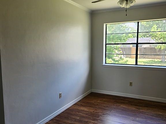 3rd image of 712 Wilbanks Dr