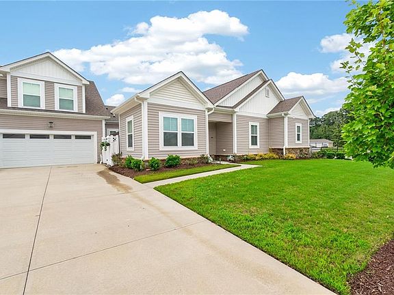 2nd image of 1501 Acadian Dr #D