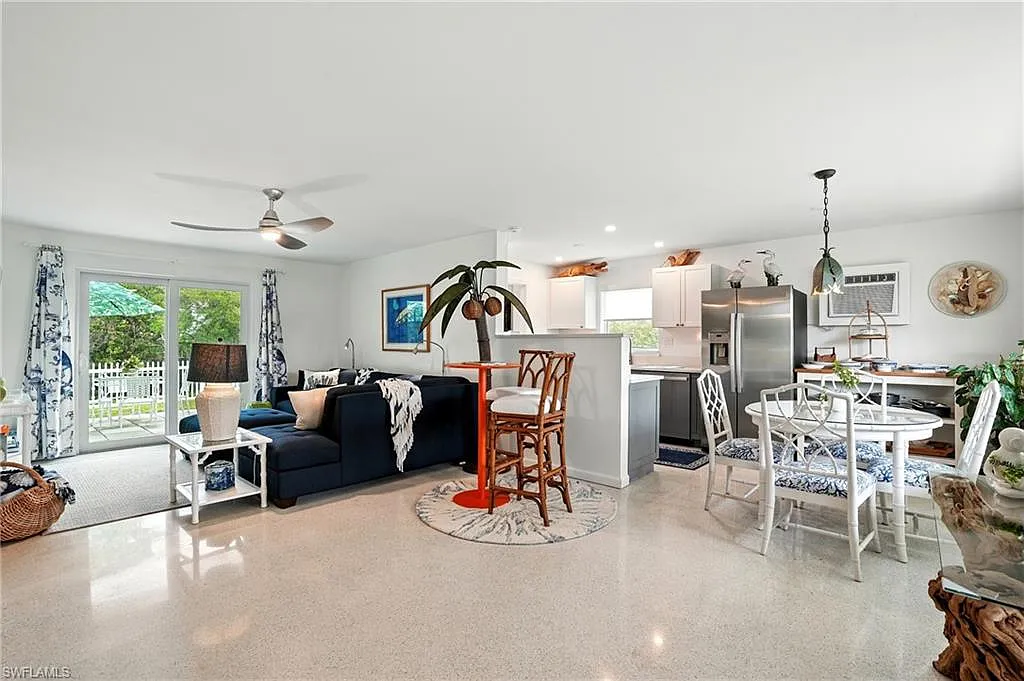 2 bed, 1.0 bath, 997 sqft, $4,500 — Photo 3