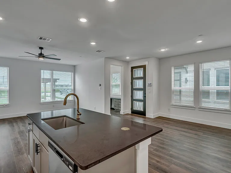 855 Lennox Dr — Photo 11
