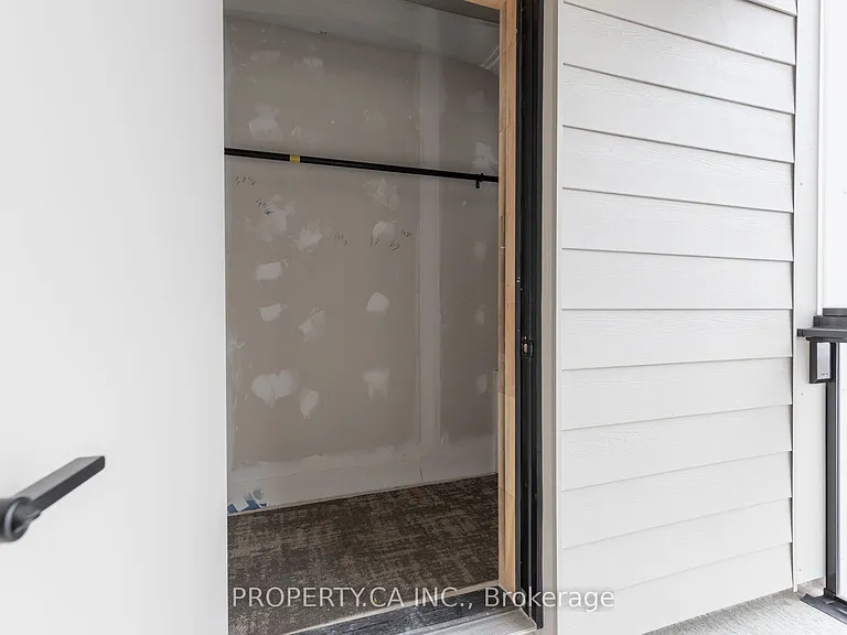 15 Kneeshaw Dr #205 — Photo 20