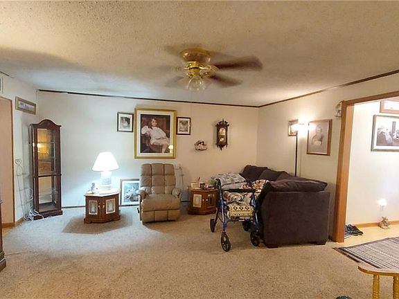 5th image of 207 E Melvin St