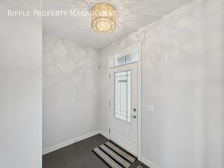 118 Panora Ct NW — Photo 2