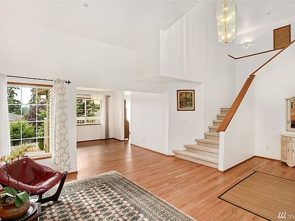 3rd image of 16429 SE 39th Pl
