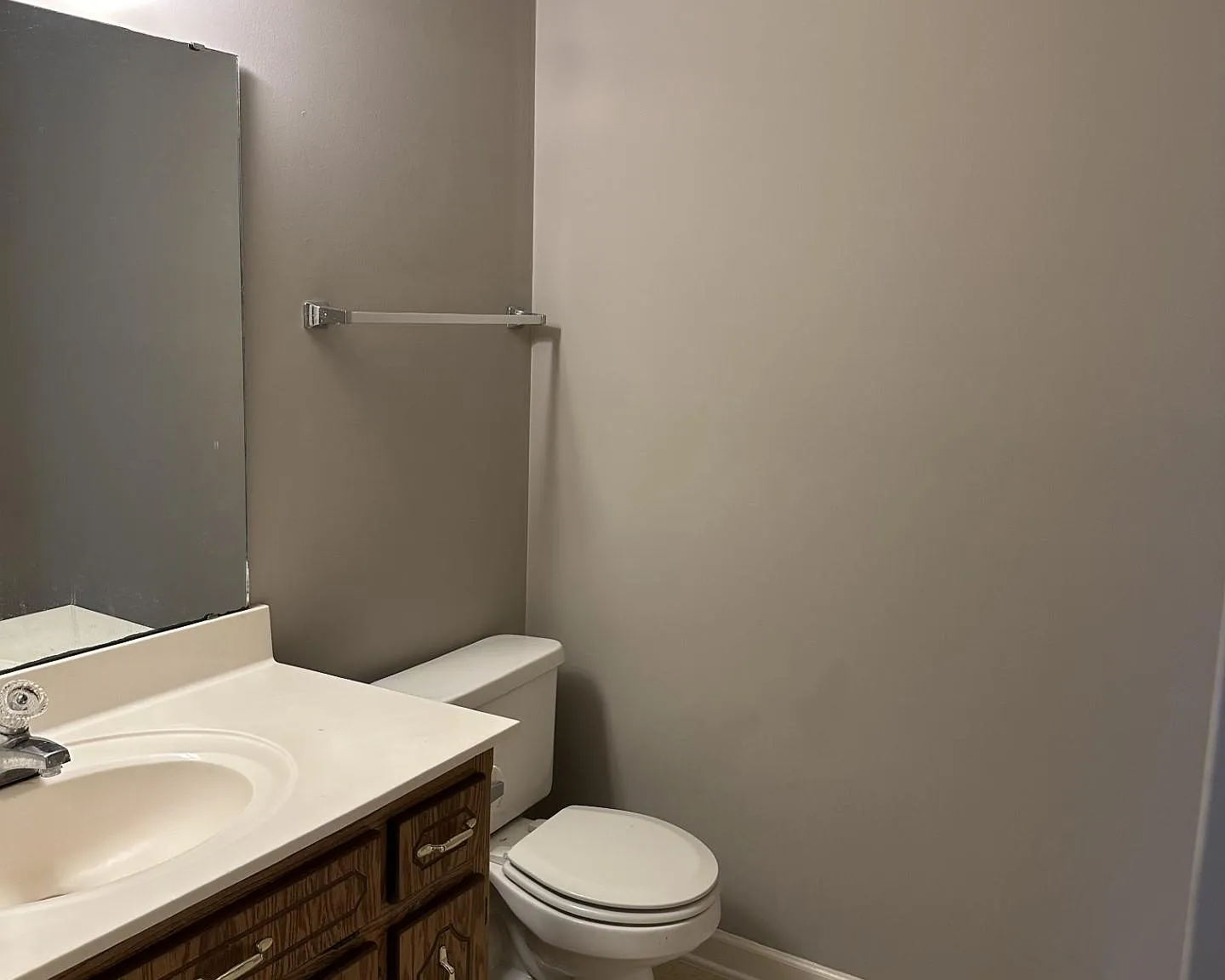 2 bed, 976 sqft, $1,050 — Photo 3