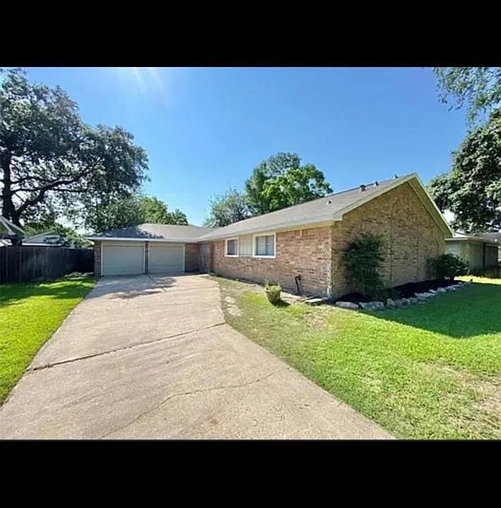 10915 Gatlinburg Dr
