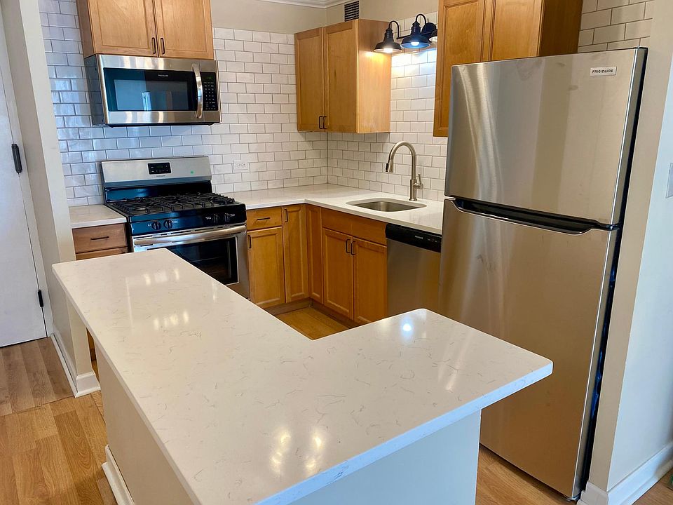 1st image of 1960 N Lincoln Park West Ave #1301