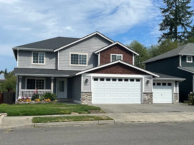 4 bed, 2.5 bath, 2221 sqft, $3,350 — Photo 1