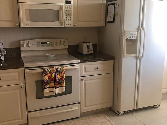 2nd image of 24 W Harbour Isle Drive W #Ph01