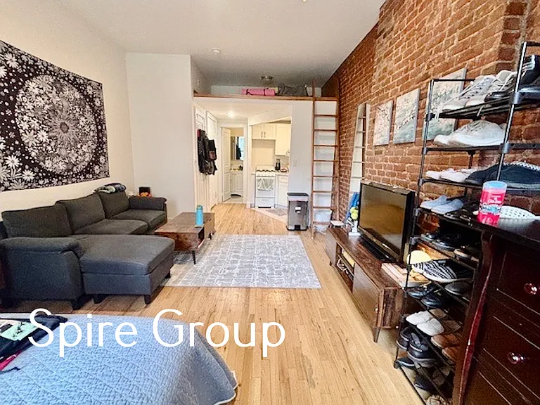 722 Amsterdam Ave #3A — Photo 2