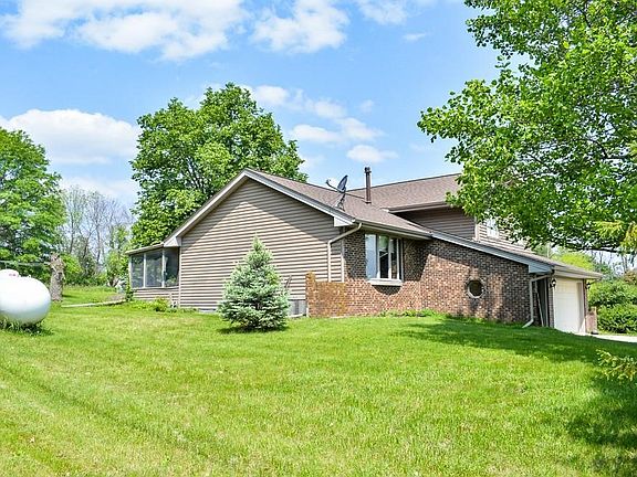 3rd image of 11584 76th Ln