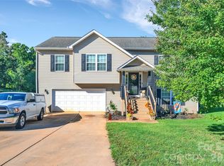 392 Lone Tree Ln, Clover, SC 29710