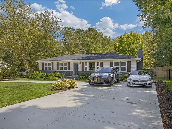 3rd image of 603 Bear Dr