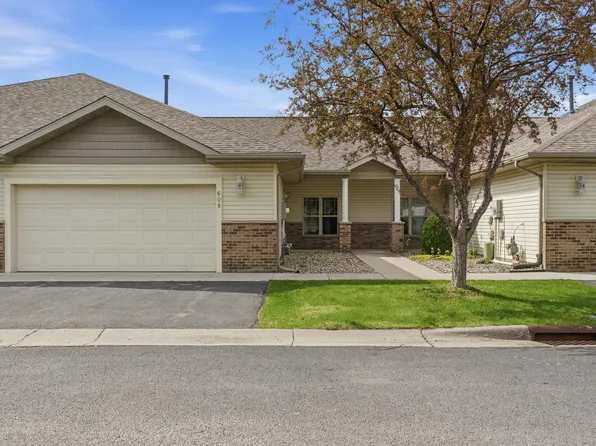 609 Dublin Ct, Mankato, MN 56001
