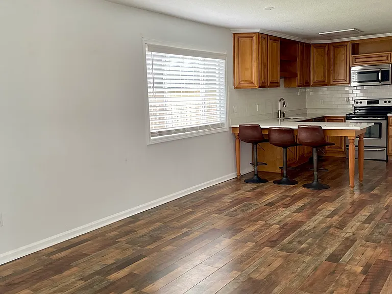 2217 Pine Pl — Photo 8