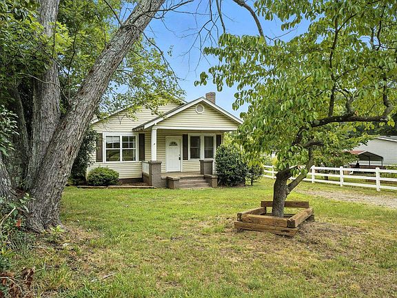 4th image of 8490 Dandelion Ln