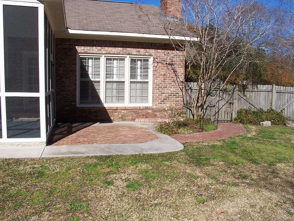 2nd image of 45 Hunters Forest Dr