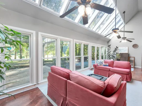 66 Northshore Dr, Jackson, TN 38305