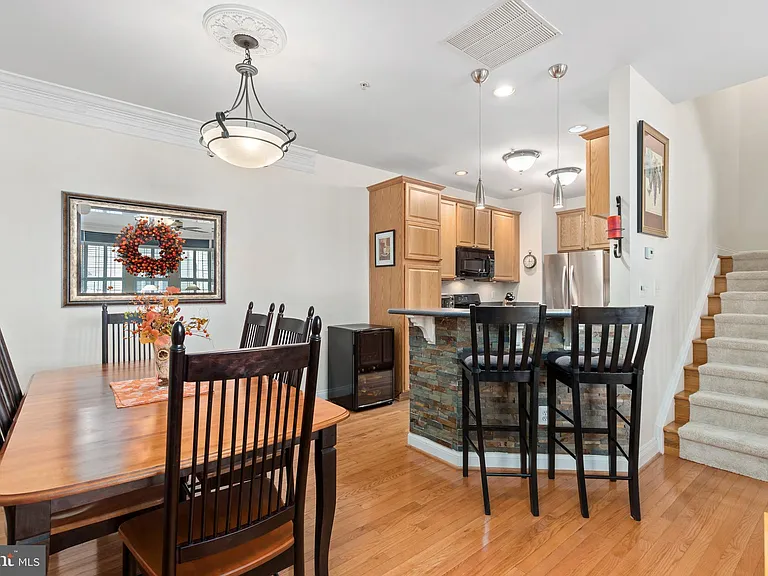 5114 Oneill Ln — Photo 11