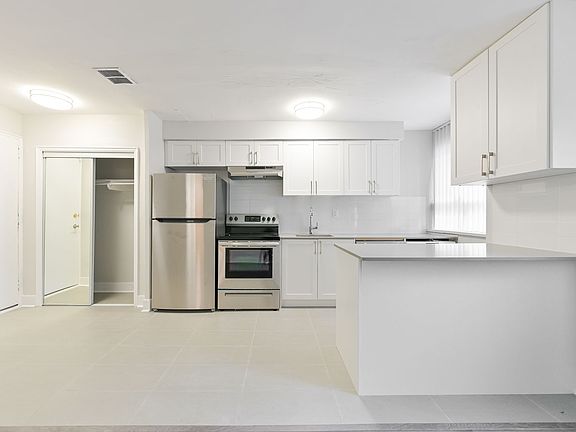 4th image of 60 Gloucester St #101