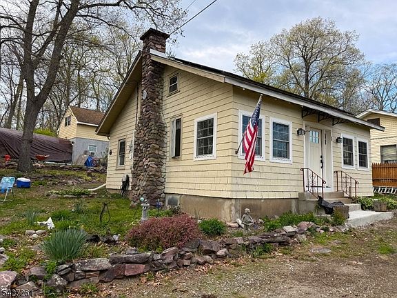 2nd image of 29 Lakeside Rd