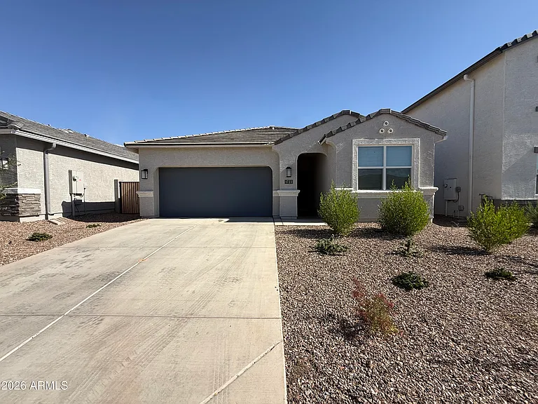1723 W Sombra Ave — Photo 1