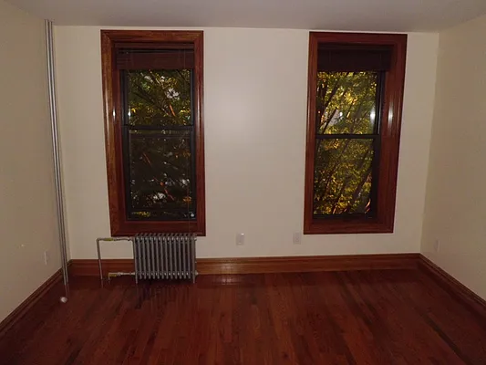 Rented by Maximus Realty Group | media 40