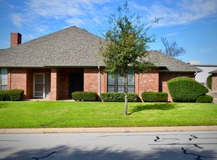 5300 Ledgestone Dr, Fort Worth, TX 76132