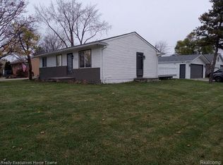 2521 Lindell Rd, Sterling Heights, MI 48310
