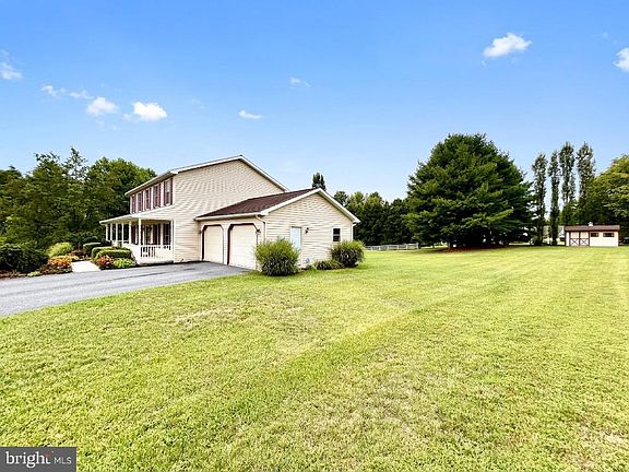 3rd image of 1807 Primrose Ln