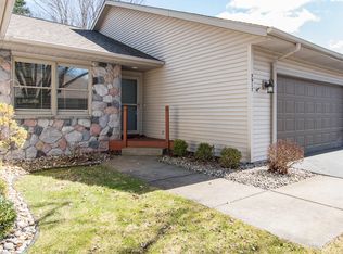 5917 Wood Valley Rd, Kalamazoo, MI 49009