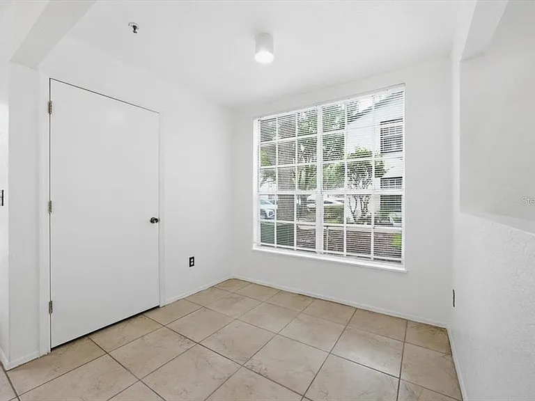 1602 Columbia Arms Cir #106 — Photo 6