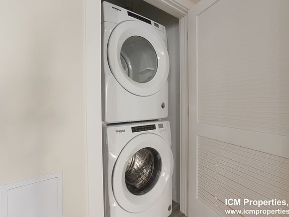 5th image of 2324 N Southport Ave APT 3