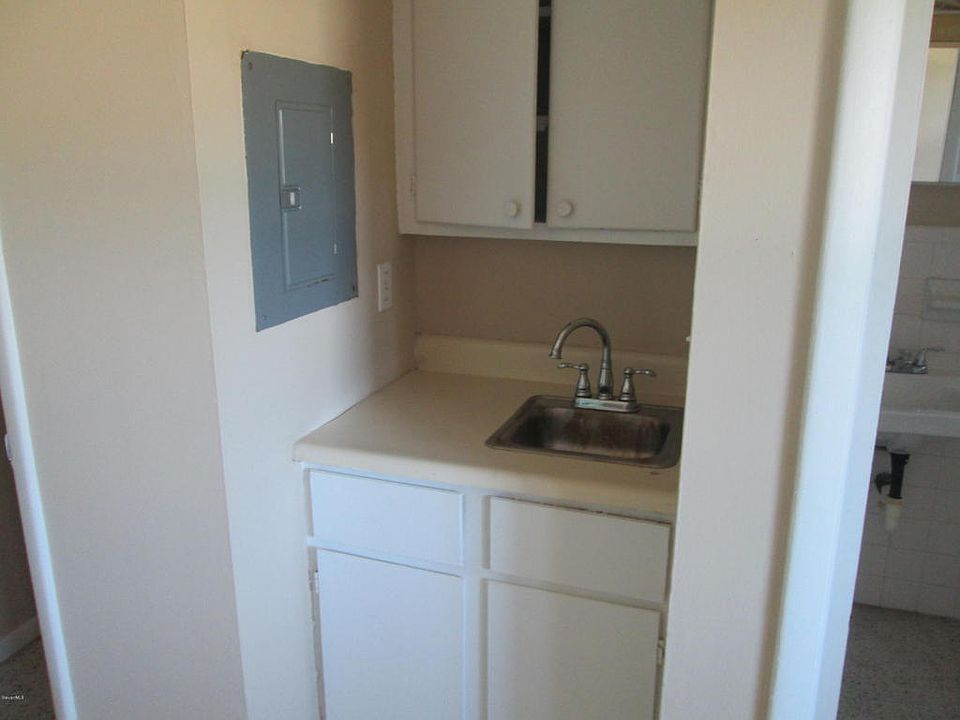 2nd image of 1629 Elizabeth St APT 2A