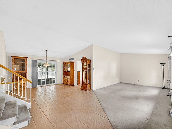 3rd image of 104 Fordwick Ln