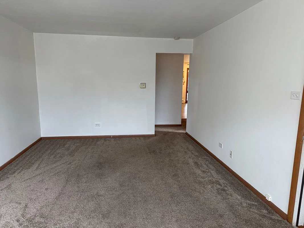 2 bed, 1.0 bath, 1056 sqft, $1,700 — Photo 3