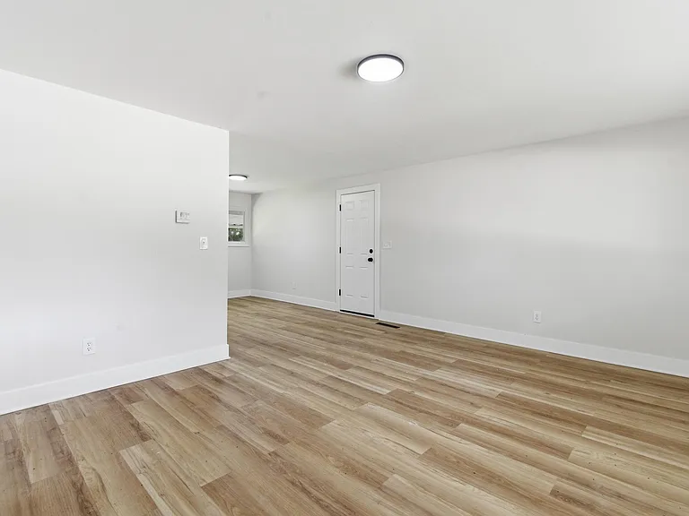4731 Powell Rd — Photo 20