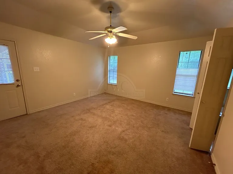 1001 Clairidge Ave — Photo 14