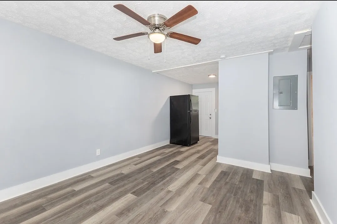 423 Mellon St - Apt. 9 — Photo 2