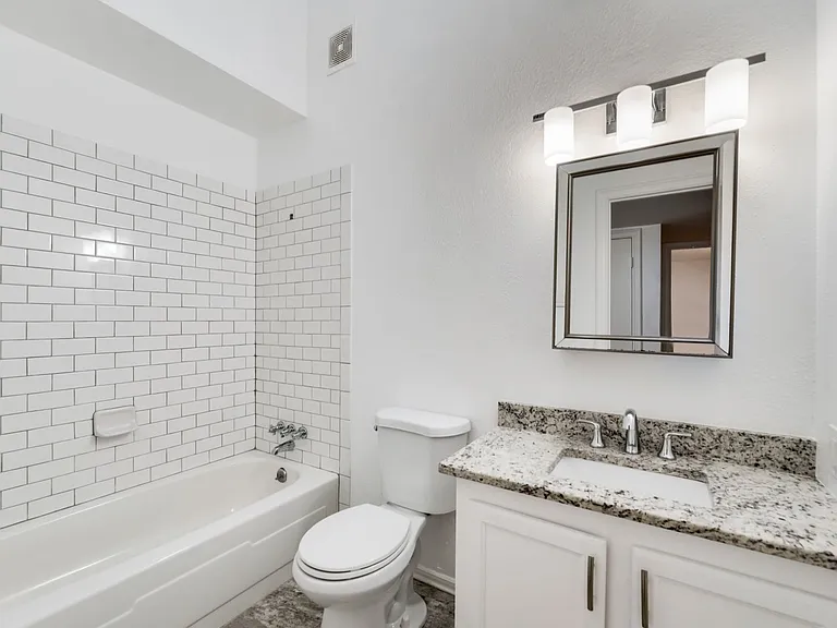 3940 Dalgreen Cir — Photo 3