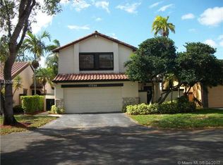 17536 NW 63rd Ct, Hialeah, FL 33015
