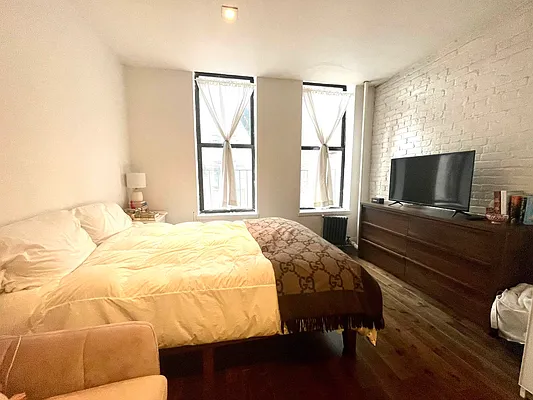 Rented by Evergreen Realty & Investments | media 4