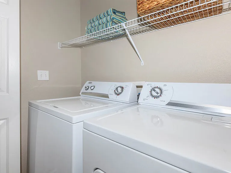 1c1 757 SQFT 1 Bed 1 Bath