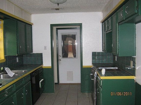 3rd image of 7816 Avenue V