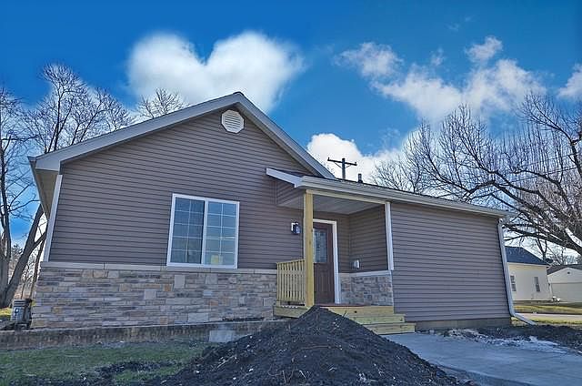 1st image of 544 Marcy St