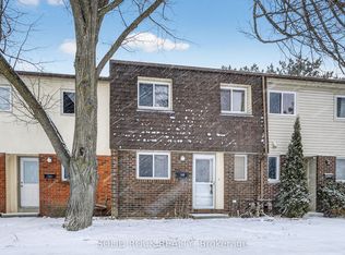 76 Seyton Dr #B, Ottawa, ON K2H8W4