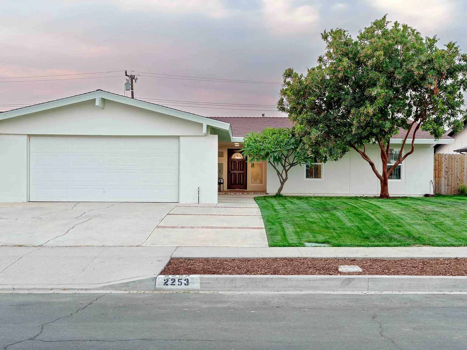 4 bed, 1500 sqft, $9,000 — Photo 1