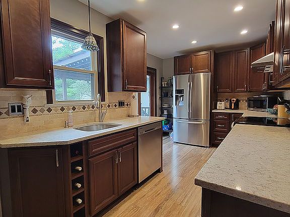 2nd image of 1062 Terrace Ct