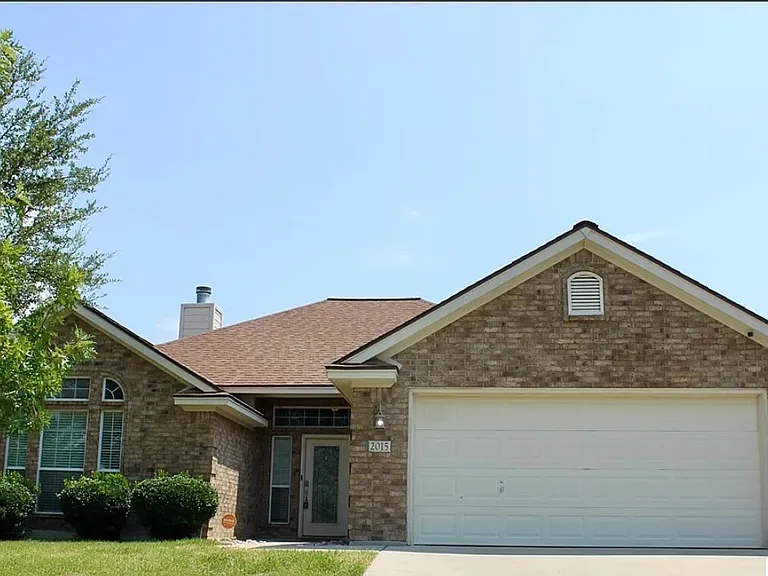 2015 Drawbridge Dr — Photo 1